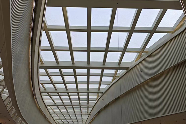 長(zhǎng)春鋼結(jié)構(gòu)網(wǎng)架的諸多優(yōu)點(diǎn)