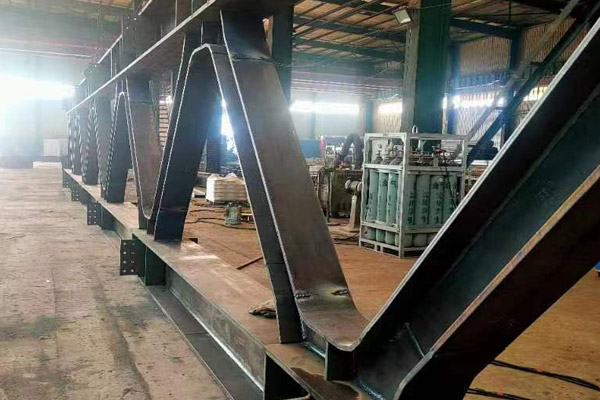 長(zhǎng)春鋼結(jié)構(gòu)廠房的結(jié)構(gòu)建設(shè)時(shí)應(yīng)考慮哪些因素？